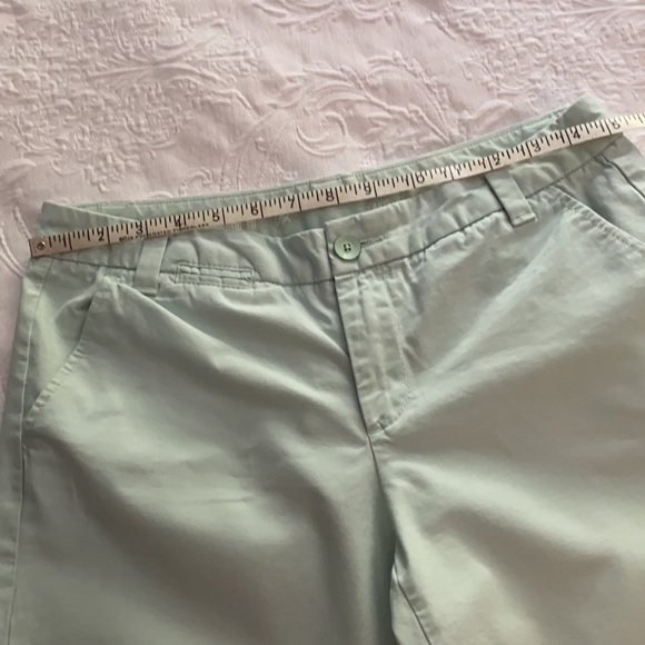 GAP Seafoam Khaki Shorts - Picture 6 of 8
